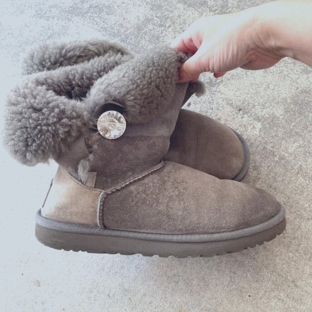 Ugg classic short grey US 8 bailey